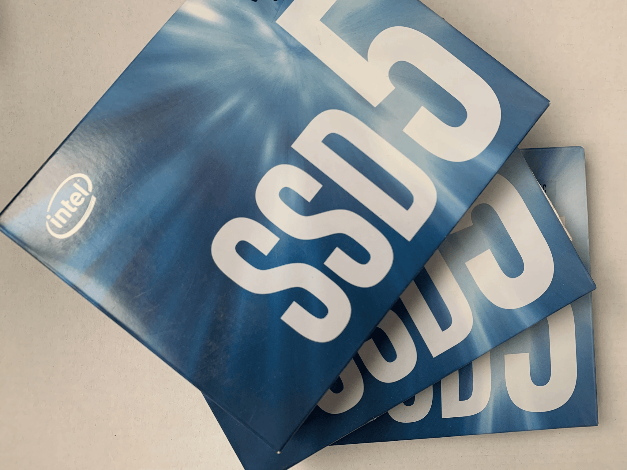 Intel® SSD 545s Series 512GB, 2.5in SATA 6Gb/s, 3D2, NAND  TLC,7.0mm,Internal Solid state drive